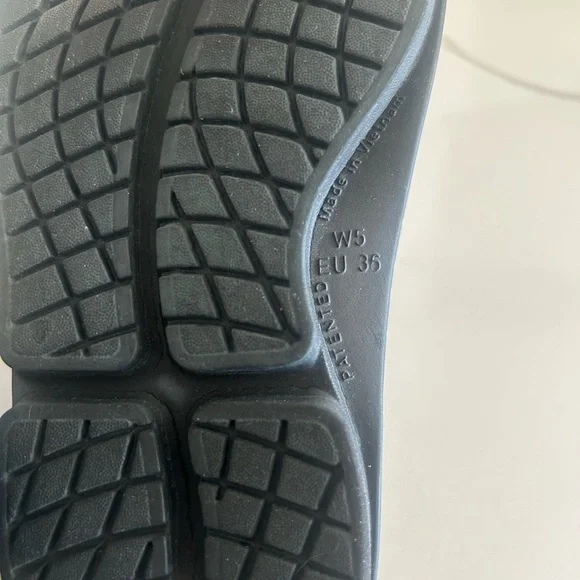 OOFOS OOahh Luxe Slides- Latte Metallic- Slip on Recovery Slides- Women’s 5 - Picture 4 of 6